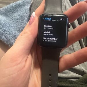 Apple Black Smartwatch series 3 8 gb no cell service